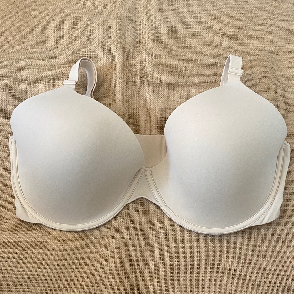 Skims Fits Everybody T-Shirt Bra Lightly Lined Underwire in Sand 42DDDD
